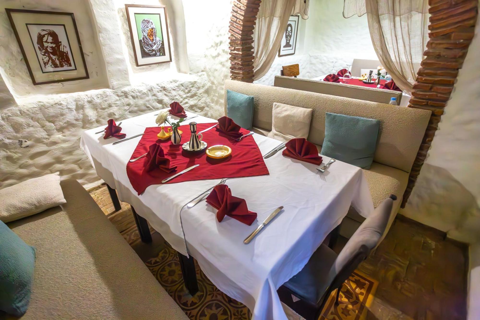 رياد Al Madina 4*