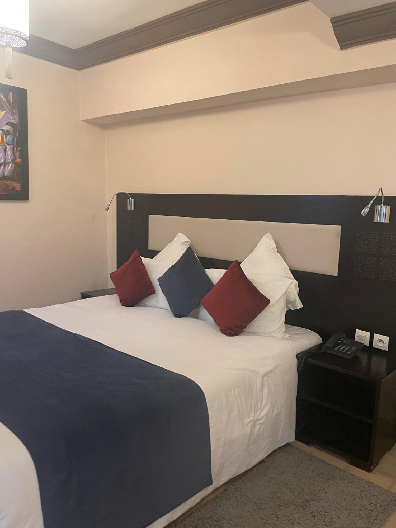 رياد Al Madina 4*